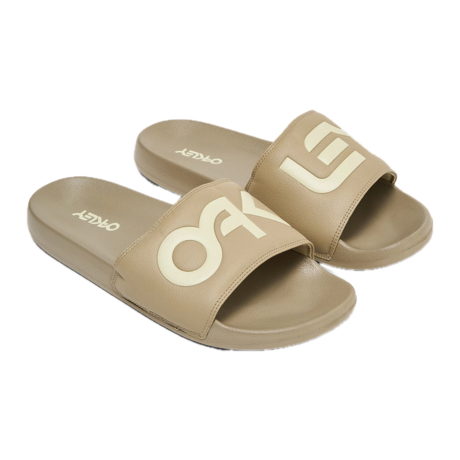 Oakley B1B Slide 2.0 Veľkosť: 38,5 EUR · záber 2