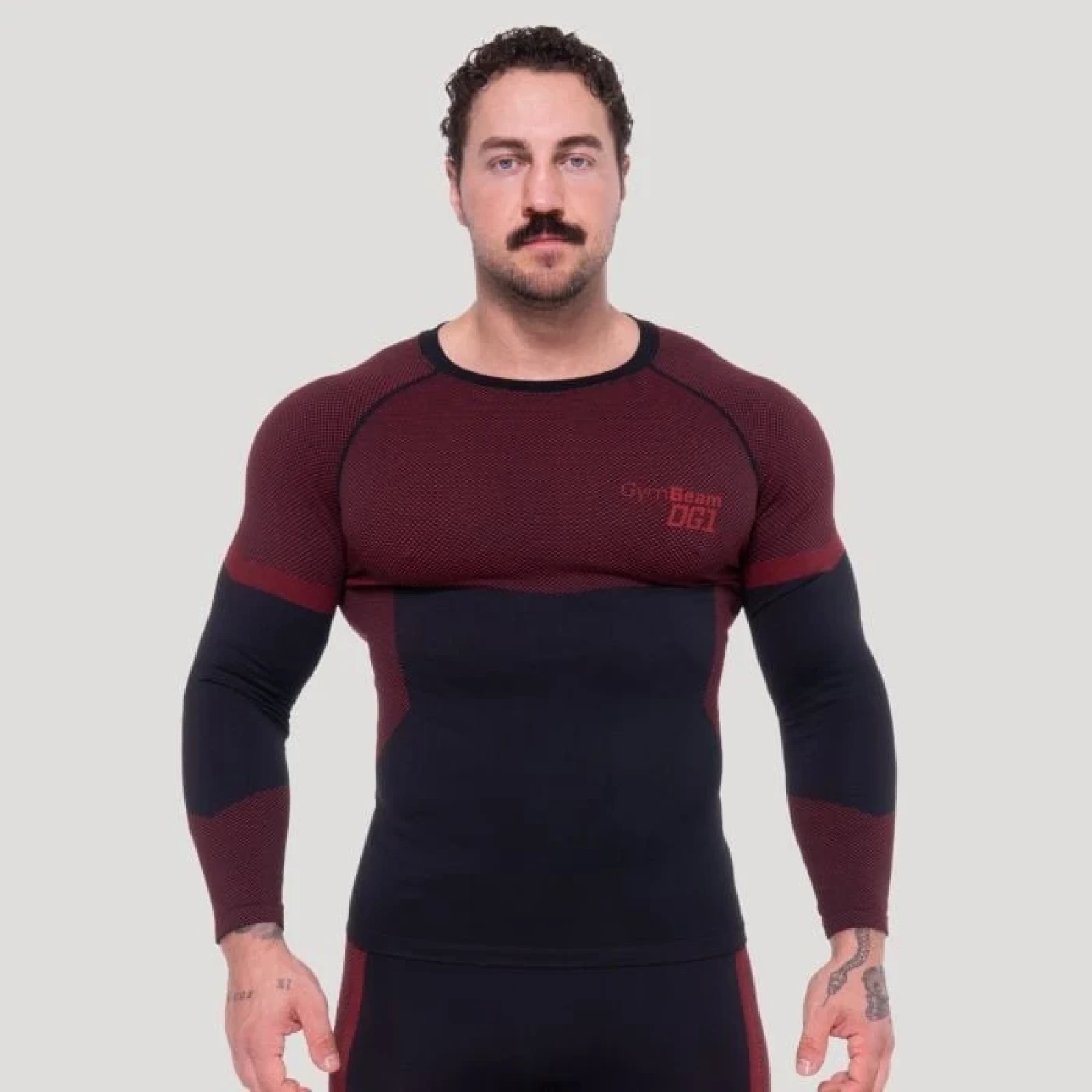 GymBeam Bezešvé tričko s dlouhým rukávem OG1 Black/Red - Velikost: XL | Barva: Čierna | Hmotnost: 0,33 kg | Balení: 60 · záber 7