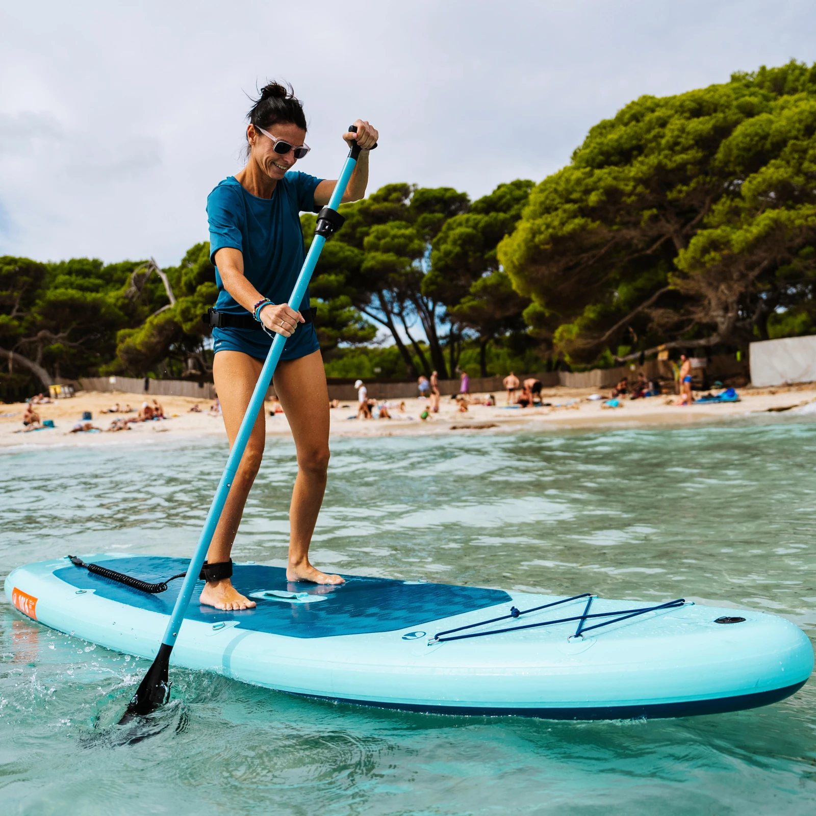 DECATHLON Pádlo na paddleboard 100 3 časti 165 – 205 cm bez · záber 2