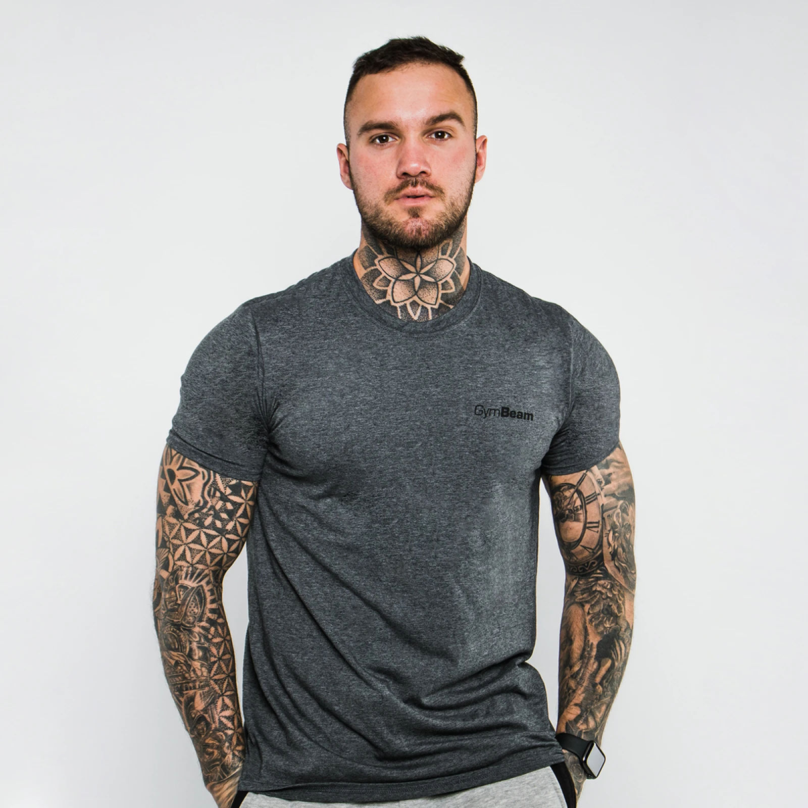 GymBeam Moška majica Basic Dark Grey - Velikost: S | Barva: sivá | Teža: 0,13 g | Pakiranje: 72 · záber 1