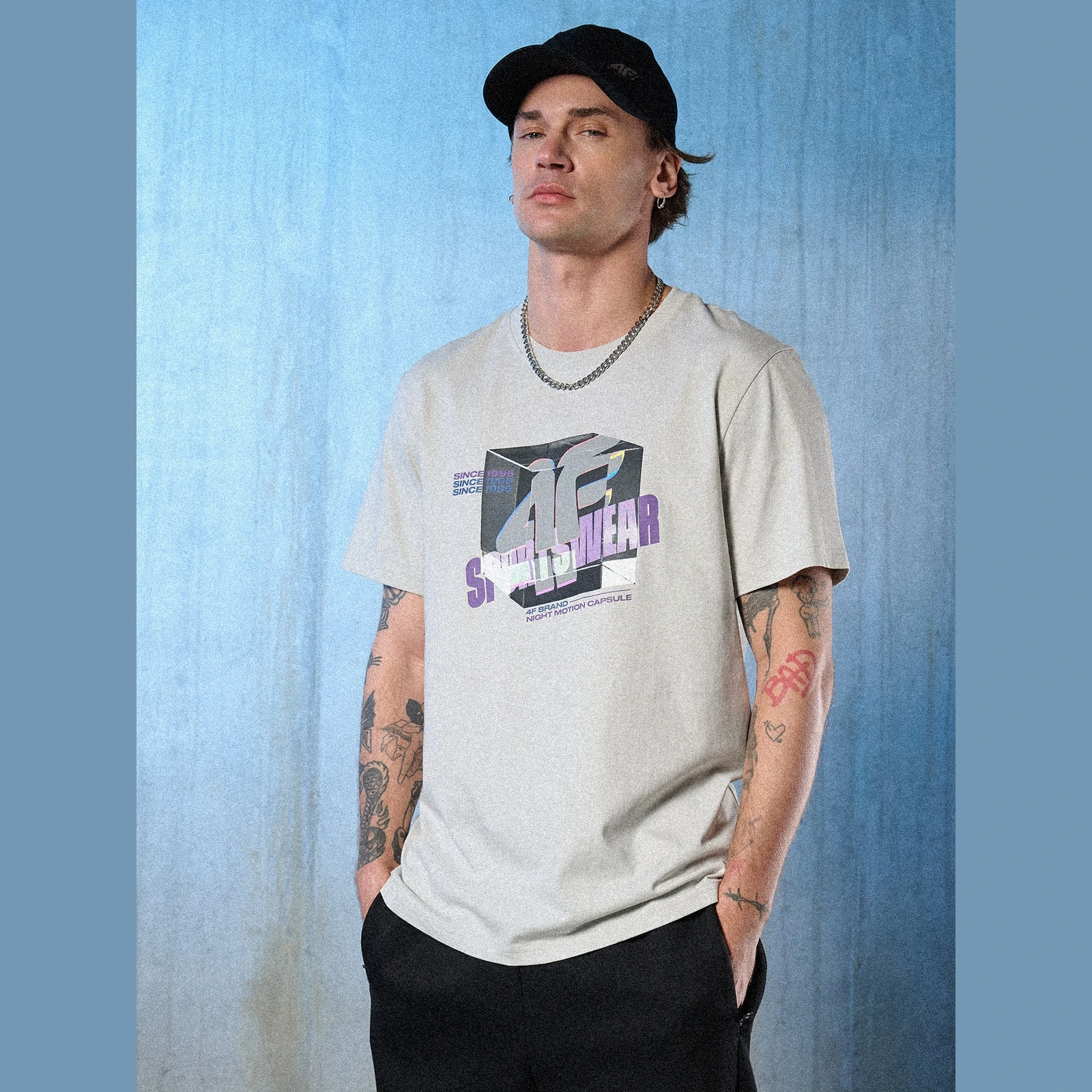 T-shirt regular s potlačou pánsky - sivý · záber 3