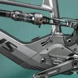 Kellys Theos F60 SH 820Wh 29"/27,5" - model 2025 Anthracite - M (16", 168-180 cm) - Veľkosť: 168-180, M, 29, 27,5 | Farba: sivá · záber 3