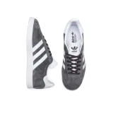 Pánská vycházková obuv ADIDAS Gazelle M grey white gold · záber 5
