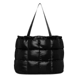 Dámska taška cez rameno NIKE Puffle Tote Bag 2.0 black iron grey black · záber 2