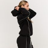 GymBeam Women‘s Varsity Hoodie Black - Méret: M | Szín: Fekete | Tömeg: 0,9092 g | Csomag: 13 · záber 3