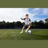 KIPSTA Detské futbalové šortky VIRALTO Dop sivo-béžové 12-13 r (151-160 cm) · záber 2