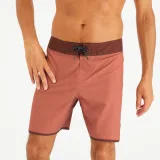 DECATHLON Pánske dlhé boardové šortky Sober Bordeaux 500 hnedé S-M · záber 1