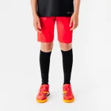 KIPSTA Detské futbalové šortky Essentiel červené 12-13 r (151-160 cm) · záber 1