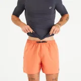 DECATHLON Pánske tričko 100 s UV ochranou a krátkymi rukávmi čierne XS · záber 2