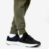 DOMYOS Pánske fitness tepláky slim kaki zelené S (W30 L33) · záber 2