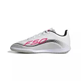 Chlapčenské futbalové kopačky halové ADIDAS F50 Messi Club Jr IC cloud white lucid red silver metallic · záber 3