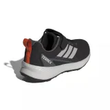 Detská nízka turistická obuv ADIDAS Terrex Tracefinder K core black grey one semi impact orang · záber 5