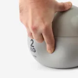 DOMYOS Domáci kettlebell 2 kg sivý 2 kg · záber 2