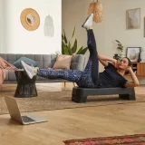 DOMYOS Schodík Step 500 s integrovanými skladacími nožičkami bez · záber 2