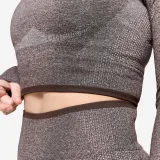 DOMYOS Dámsky fitness crop top s dlhými rukávmi hnedý XS · záber 2