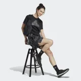 Dámské tričko s krátkým rukávem ADIDAS W ICONS TEE CRO-IM4255-black · záber 4