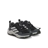 Juniorská nízka turistická obuv ADIDAS Terrex AX4S SL Jr core black grey two grey six · záber 2