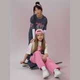 T-shirt loose s potlačou dievčenský - sivý · záber 3