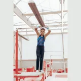 DOMYOS CHLAPČENSKÉ LEGÍNY NA GYMNASTIKU ČIERNE 8 rokov · záber 2