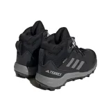 Juniorská kotníková turistická obuv ADIDAS Terrex Mid Jr GTX core black grey three core black · záber 5