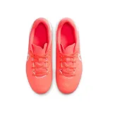 Chlapecké fotbalové kopačky outdoorové NIKE Tiempo Legend 10 Academy Jr FG MG hot lava white · záber 4