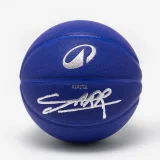 KIPSTA Basketbalová lopta BT500X GRIP MATCH veľ. 7 modrá s podpisom hráča A. Sarra bez · záber 1