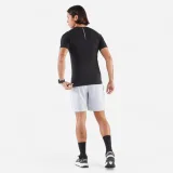 KIPRUN Bežecké bezšvové tričko 500 Comfort Slim čierne S · záber 2