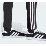 Dámske tepláky ADIDAS ORIGINALS SST TP BLACK WHITE · záber 5