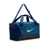 Cestovná taška NIKE NK BRSLA S DUFF - 9.5 AOP FA25 · záber 3