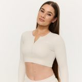 GymBeam Dámský sportovní top Prime Pearl - Velikost: XS | Barva: Béžová | Hmotnost: 0,185 kg | Balení: 73 · záber 1