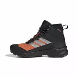Pánska členková turistická obuv ADIDAS Terrex Skychaser AX5 Mid GTX Clima M core black matte silver semi impact orange · záber 2