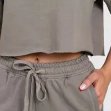 Dámsky crop top Iron Aesthetics Heavy-Terry, sivý · záber 4