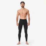 DECATHLON Pánske legíny 100 na surf s UV ochranou čierne M · záber 2