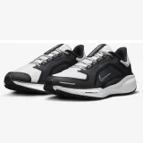 Nike Pegasus 41 GTX W - Velikost: 42 | Barva: Čierna, Biela · záber 3