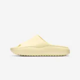 DECATHLON Šľapky Slide unisex žlté 35-36 · záber 1