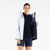DECATHLON Dámska bunda na jachting 100 nepremokavá vetruvzdorná tmavomodrá 2XL · záber 2