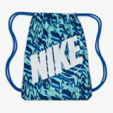 Detské vrecko na prezúvky NIKE Y NK DRAWSTRING - CAT AOP FA25 · záber 2