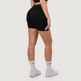 Дамски безшевни шорти NEO Black - GymBeam - Размер: XS | Тегло: 0,132 g | Опаковка: 120 · záber 1