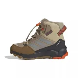 Chlapecké kotníkové zimní boty ADIDAS Terrex AX4R ClimaWarm+ Jr cardboard matte silver semi impact orange · záber 3