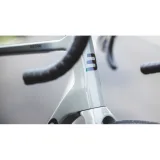 Silniční kolo BASSO Astra disc, Shimano 105 Di2, Microtech MrLite, gray asphalt · záber 3