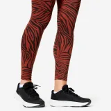 DOMYOS Dámske fitness legíny s vysokým pásom s potlačou hnedé XS (W26 L30) · záber 2