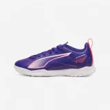 PUMA Detské futbalové turfy Ultra Play 32 · záber 1