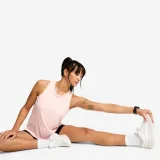 DOMYOS Dámske fitness tielko s rovným strihom svetloružové M · záber 2