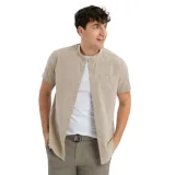 Pánska košeľa s krátkym rukávom VOLCANO C-TRIFO-BEIGE · záber 1