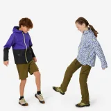 QUECHUA Detská nepremokavá turistická bunda MH500 7-15 r tmavofialová 14-15 r (161-172 cm) · záber 2