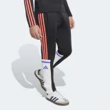 ADIDAS ADIDAS Squadra 26 F50 detské tréningové nohavice čierno-biele 9-10 r (140 cm) · záber 1