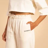 BeastPink Women‘s Serenity Joggers Ivory · záber 2