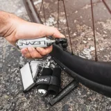 CO2 pumpa na bicykel (inflátor) LEZYNE TWIN KIT 25G · záber 4