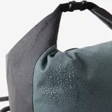 DECATHLON Nepremokavá taška na bicykel 500 na nosič batožiny 20 l bez · záber 2