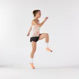 KIPRUN Dámske bežecké tielko Run 900 Light Replika Obvious béžové XL · záber 2